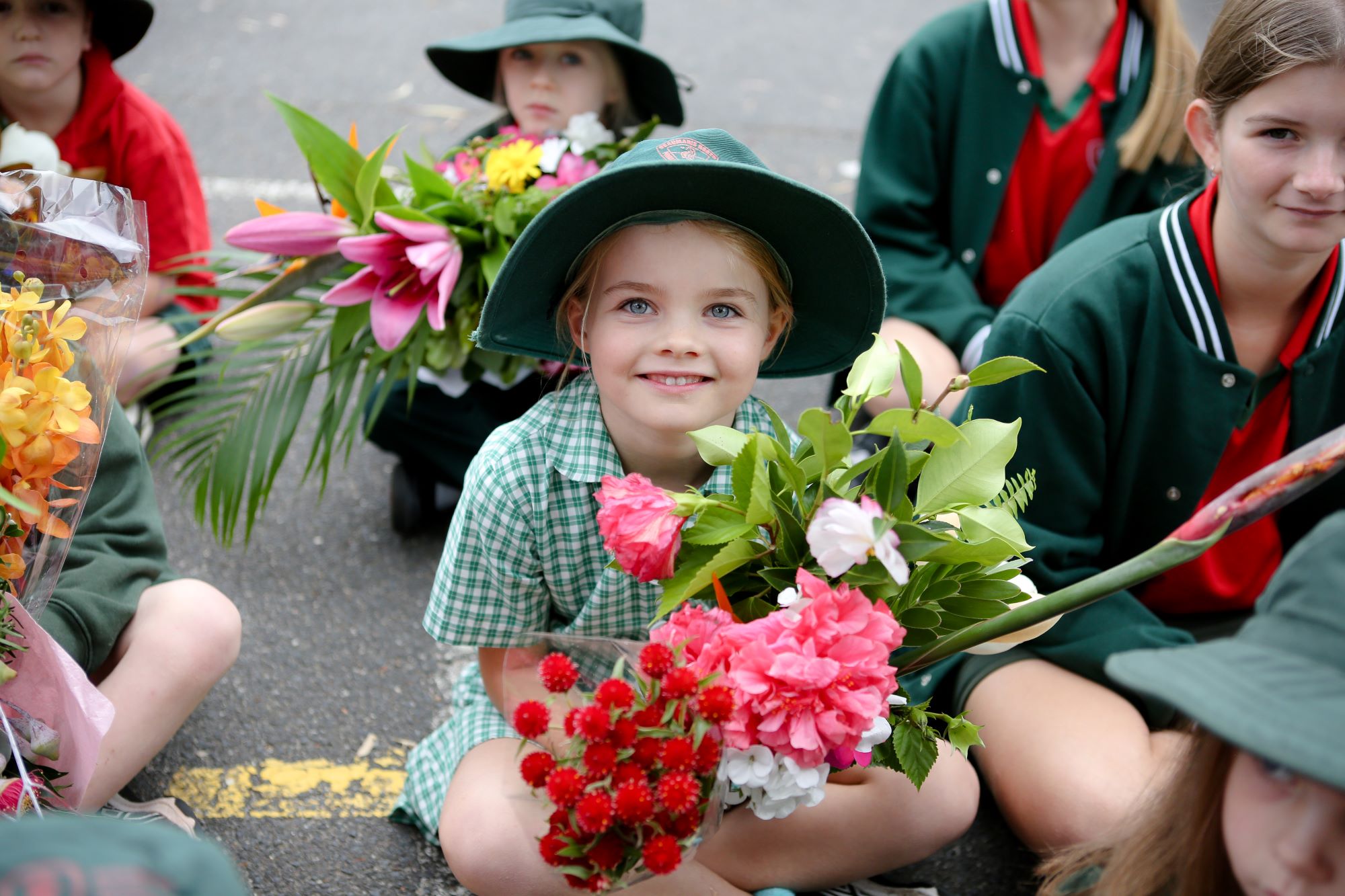 girl_flowers_homepage